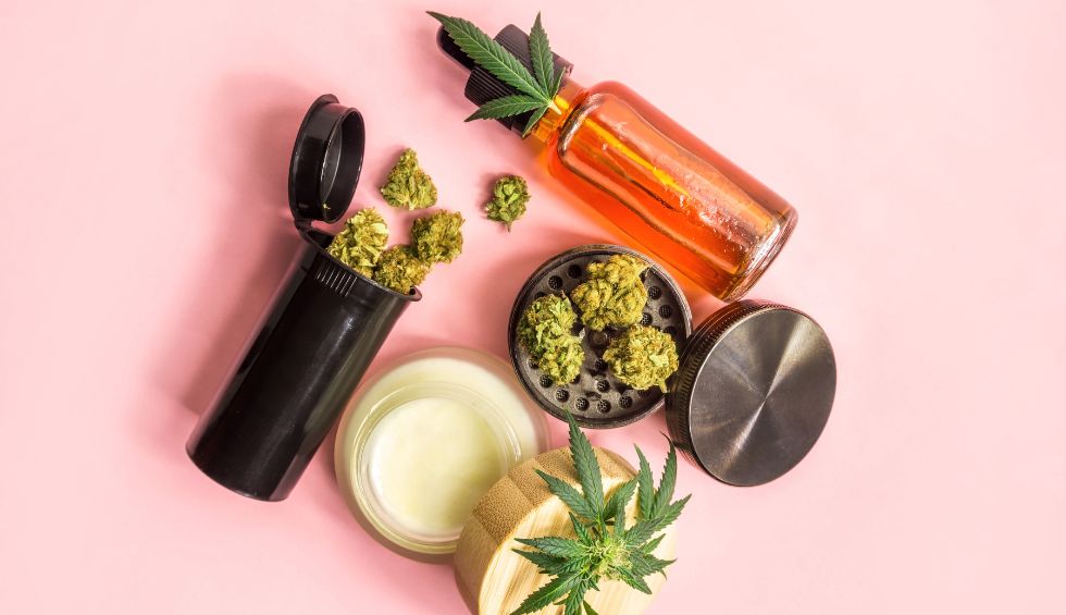 DispenasryNearMeNow is a reputable mail-order marijuana shop with different and quality strains (sativa, indica, and hybrids).