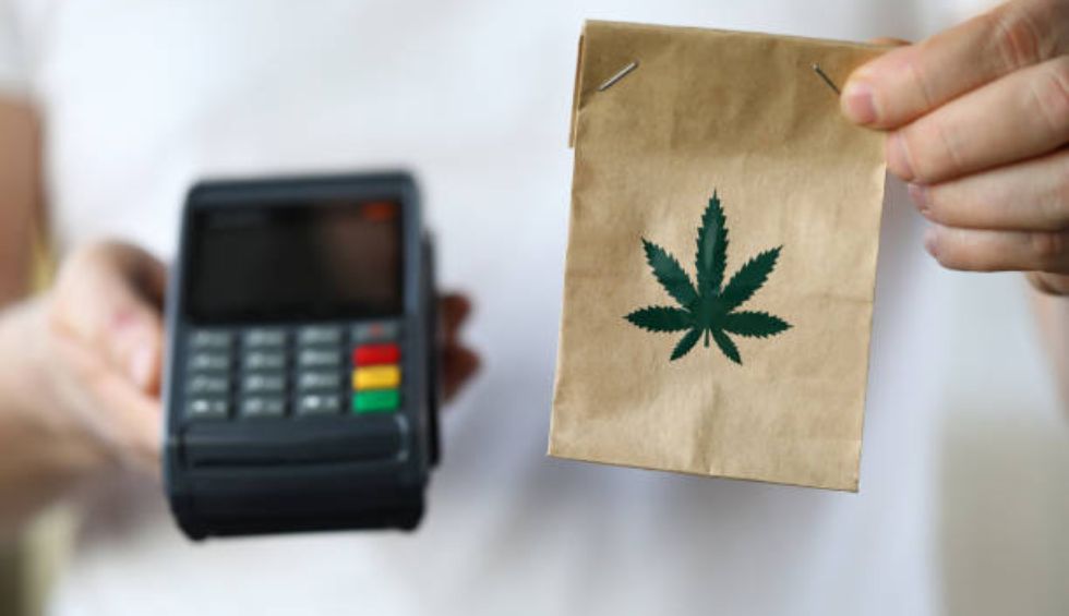 There are many reasons to buy weed online in Canada. Here are some of the most significant advantages you might experience when you buy online pot: