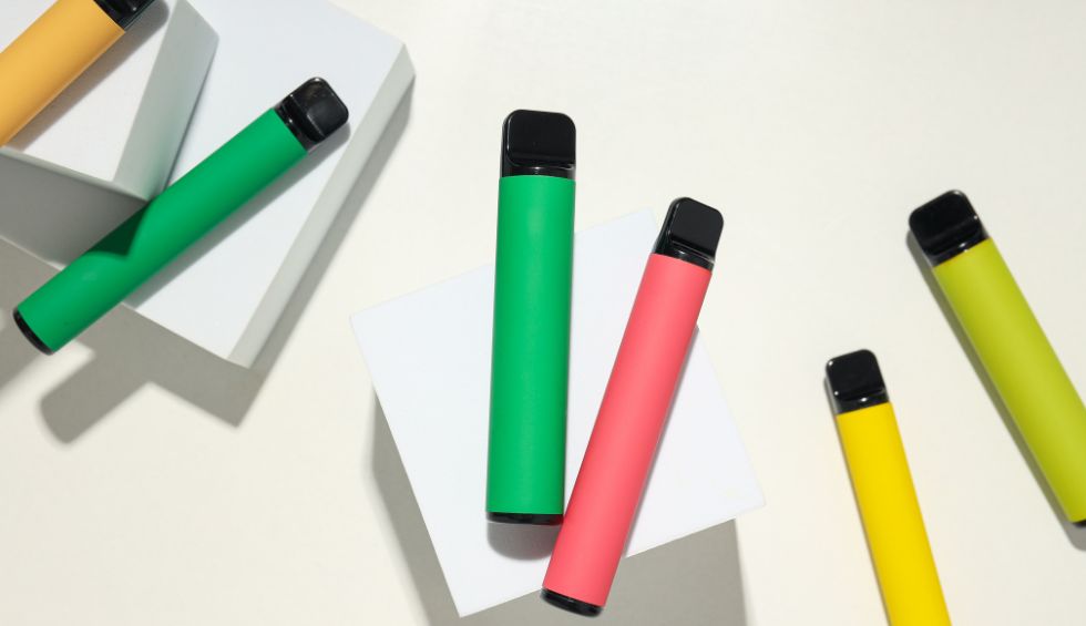 A disposable THC pen is a cannabis product designed for beginners and occasional stoners craving hassle-free cannabis experiences.