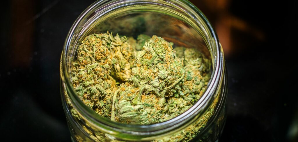 Not every session needs a top-shelf strain. Sometimes you want quality weed that’s affordable, reliable, and perfect for rolling up without overthinking it.