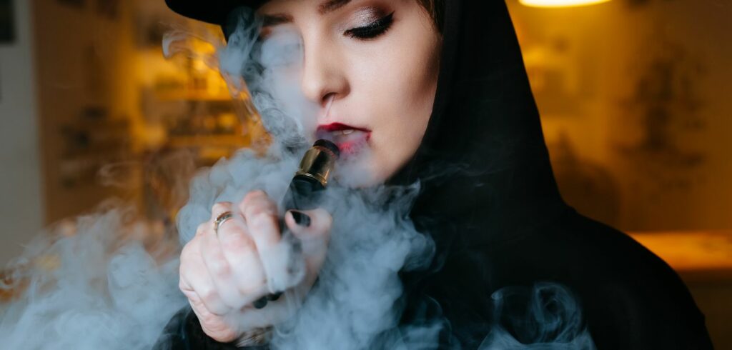 THC vape pens come pre-filled and ready to go. They're perfect for microdosing or taking quick hits on the move.