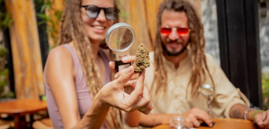 Unlike THC edibles Ottawa, whose effects take as long as 2 hours to set in, high THC strains only need several minutes.